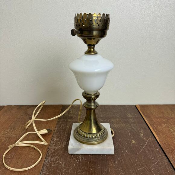 Vintage Fall leaf Milk Glass Brass marble base accent table lamp - Picture 10 of 15